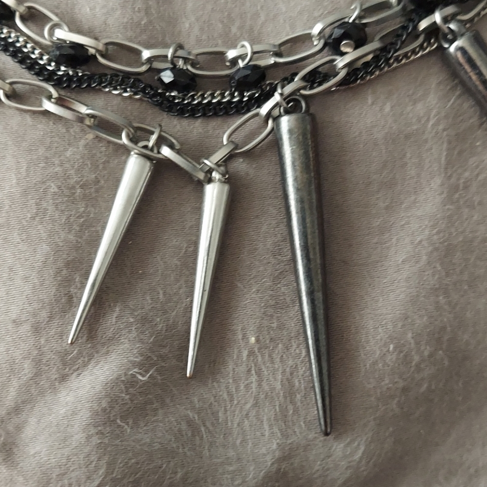 Jewelry - Picture 3 of 4